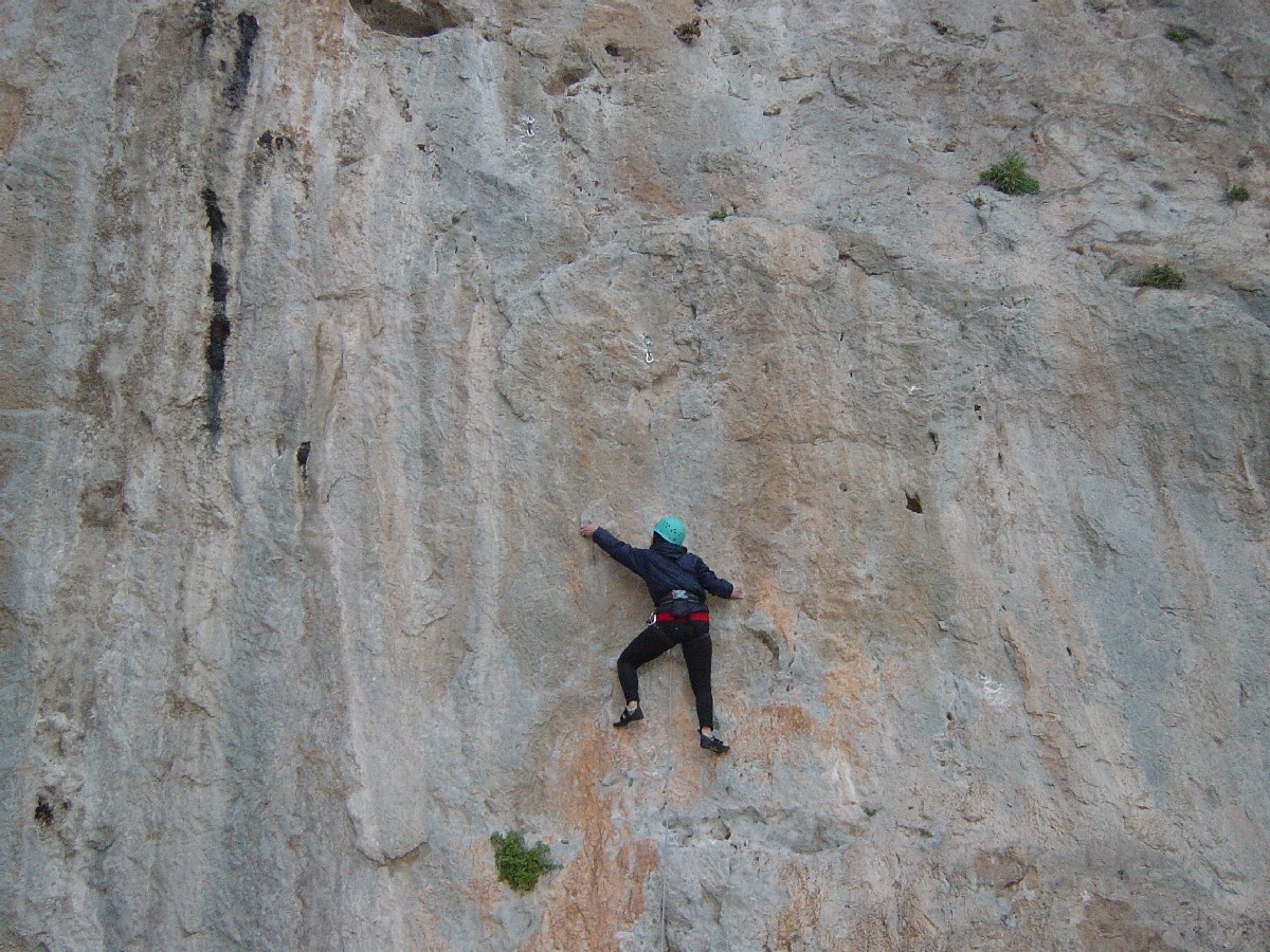 Dom dans une nouvelle voie à Kalymnos.