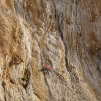 Yves Rémy à l'oeuvre à Kalymnos.