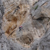 Yves Rémy lors de la première de son oeuvre à Kalymnos