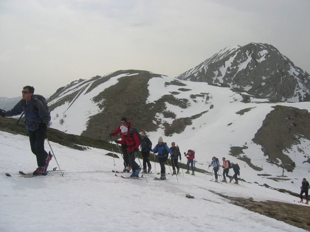 gruppone in salita da Guado di Coccia