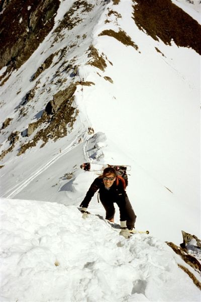 Daniela sulla cresta dell'anticima del Rossbodenstock