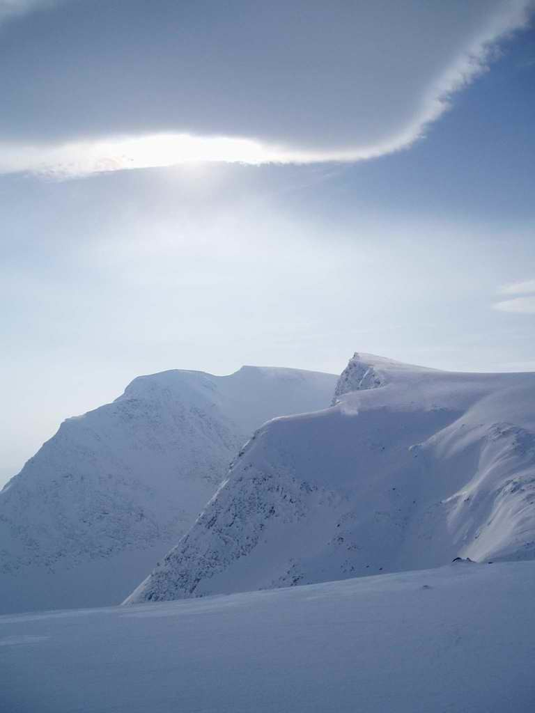 Le Lavangstinden depuis Munestinden