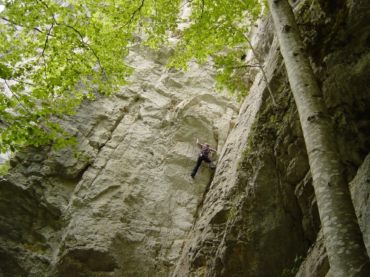 Isabelle dans "Finesse" au Paradis, Suisse.