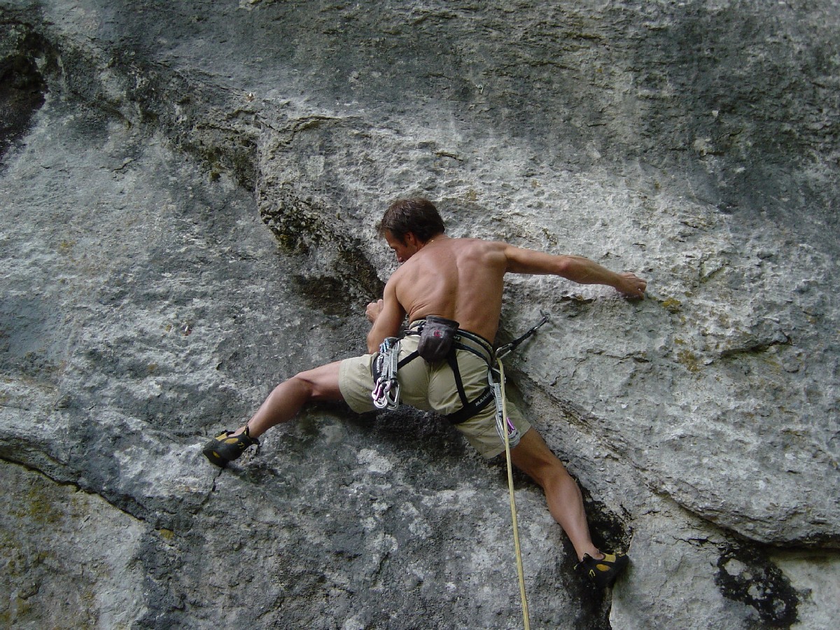 R.Pirali dans "Fishcale" à "L'An 2000" à Orvin, Suisse.
