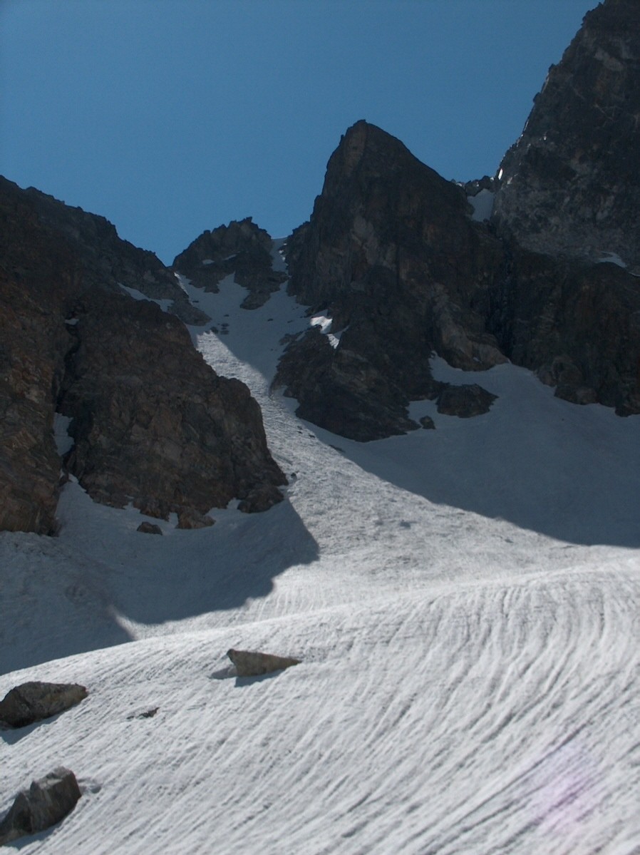 La Brèche de l'Argentière et la pente qu'elle surplombe.