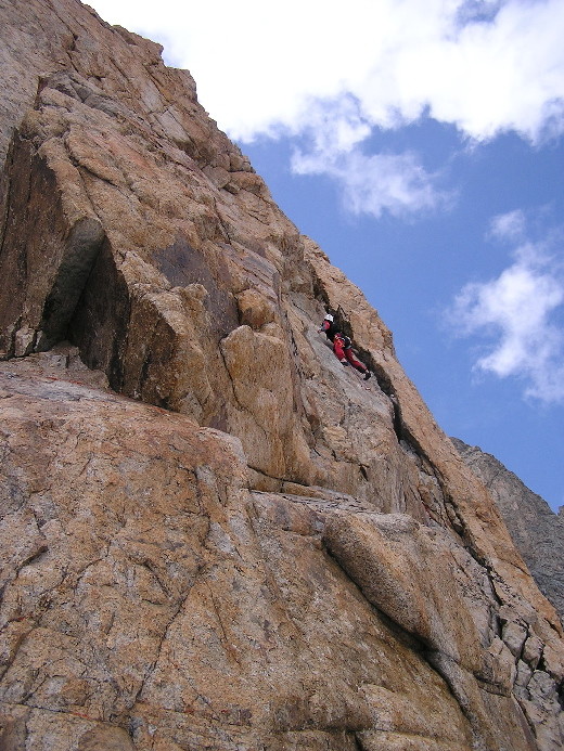 Bertrand à gauche de la fissure avant de la rejoindre