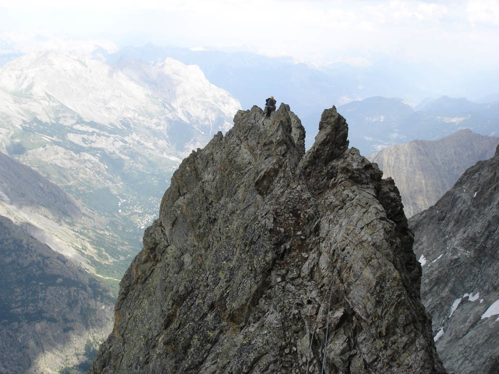 "La fête des mères" aux trois dents du Pelvoux, début de l'arête finale