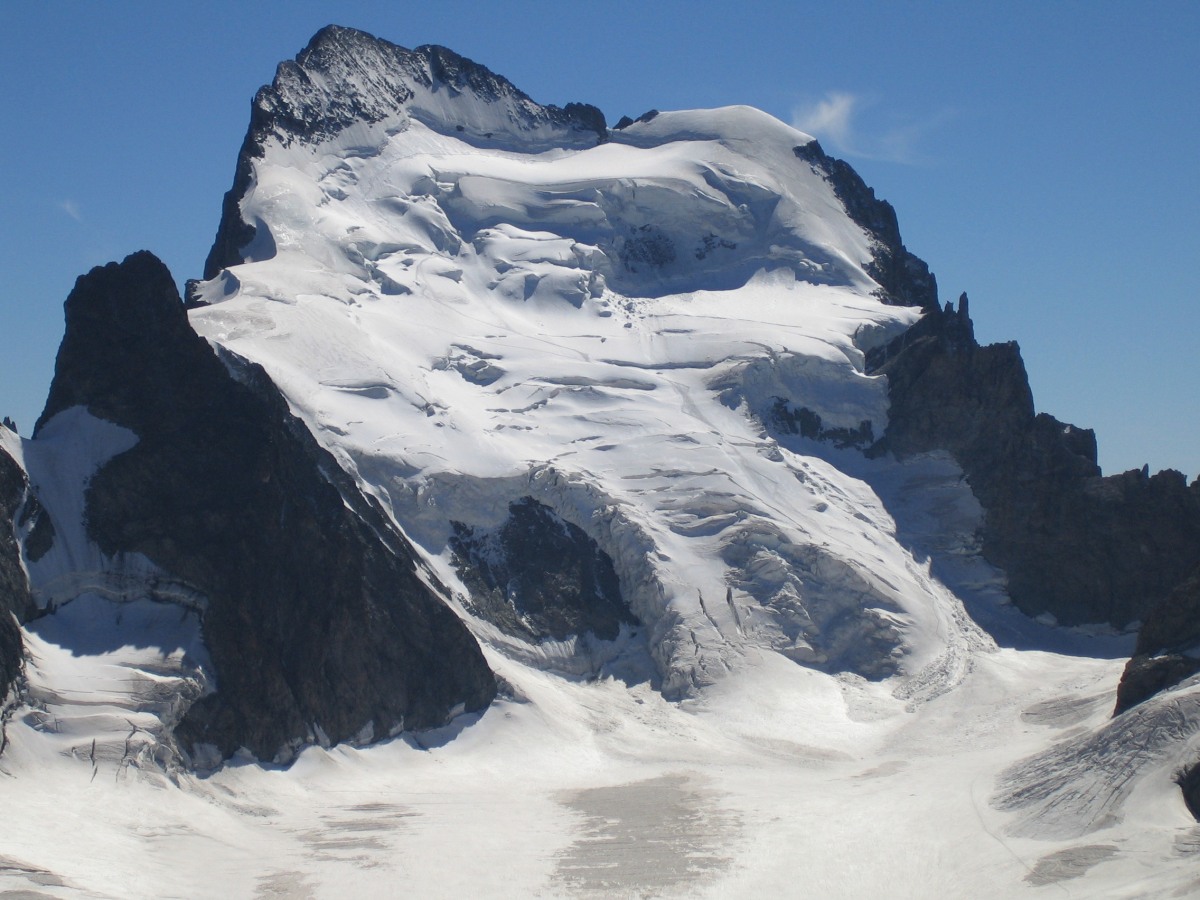 Dôme de Neige des Écrins Versant N (voie normale) Dôme de Neige des Écrins Versant N (voie normale)