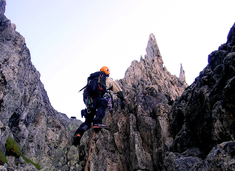 Dans les jolies piles d'assiette de l'arête de la Table