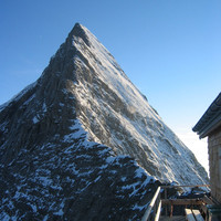 La cresta di Mittelegi dall'omonima capanna