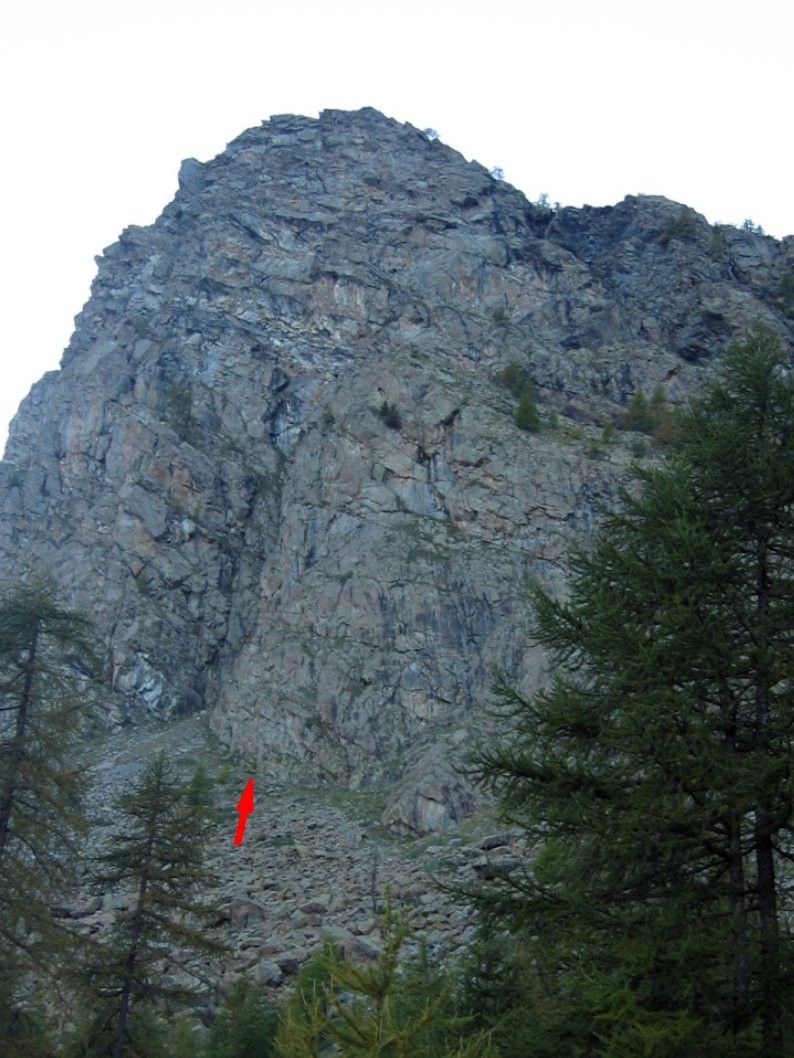 Bec Raty (2382 m). L9. 6a+. 300 m