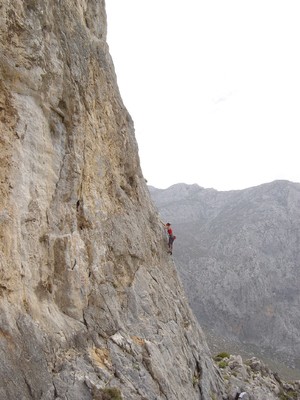 Une grimpeuse dans "Vidéo Clip" à Kalymnos.