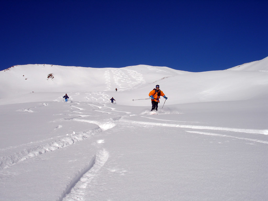 Sono iniziate le danze di discesa dal Sandhubel 2764 m.
