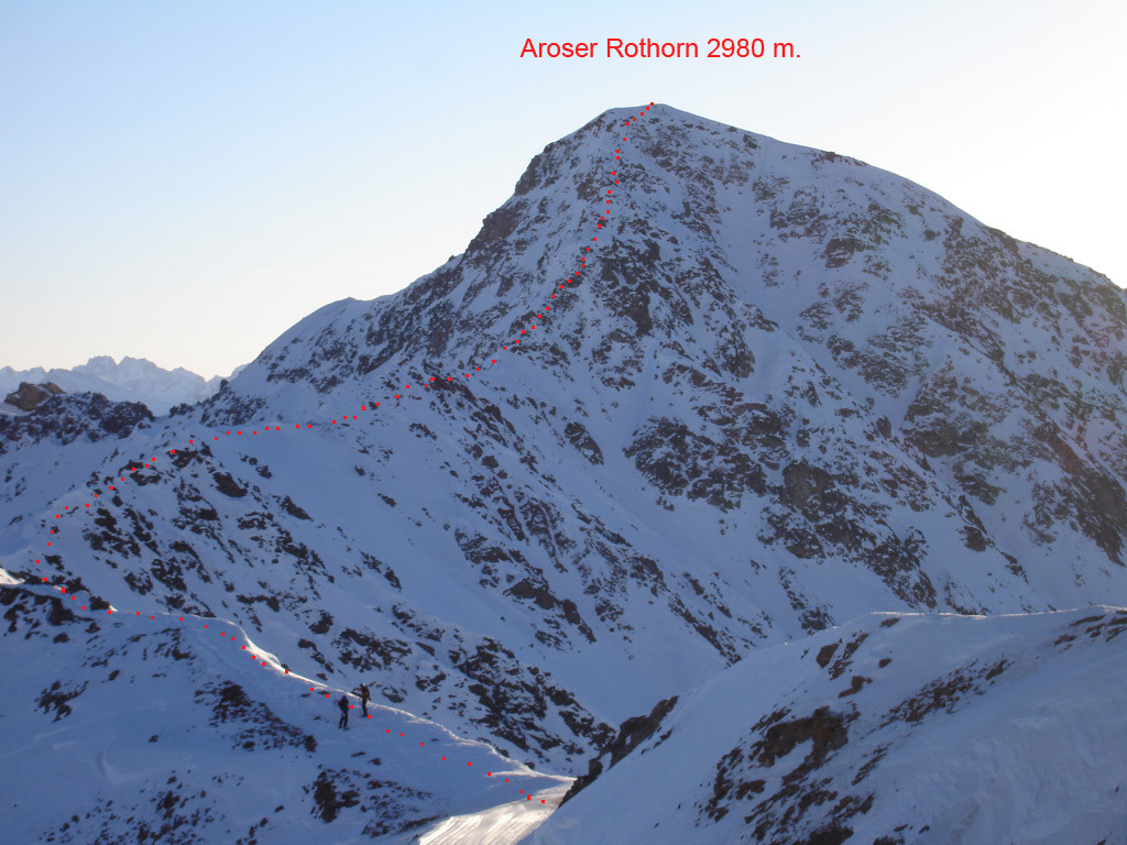 La cima dell'Aroser Rothorn 2980 m .