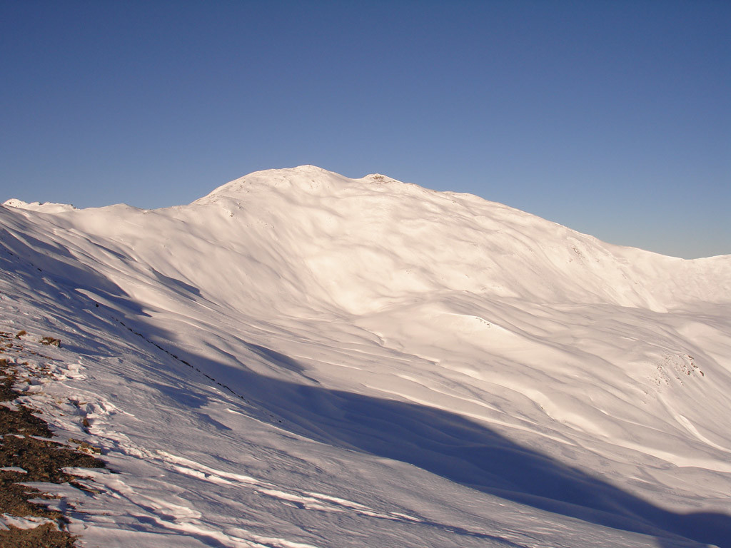L'Hochwang 2533 m versante Est , nei pressi dalla cima del Cunggel 2413 m.