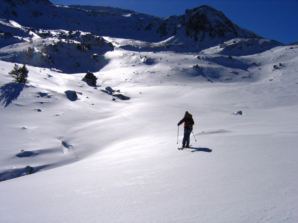 Col d'Engarcia, descente sur les Bésines