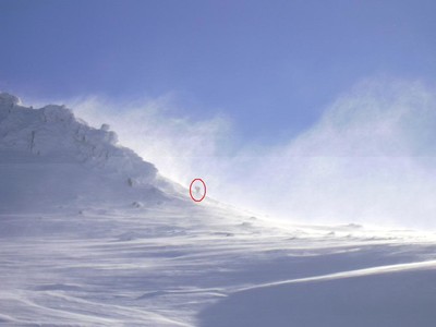 Skieur n°2 grimpant sur le Cliergue