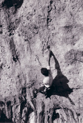 Fred dans "Larme de Taille", 7a, Bodon (Drôme). Fred dans "Larme de Taille", 7a, Bodon (Drôme).