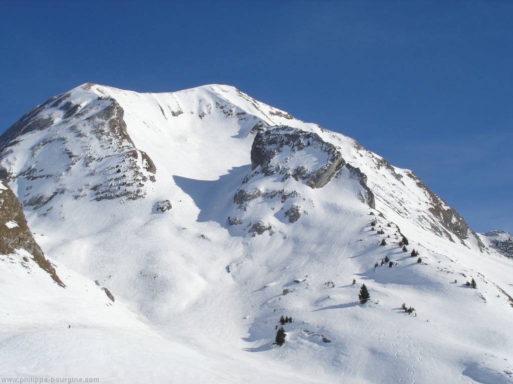 Le Mont Charvin avec la voie normale de montée (Ouest)
