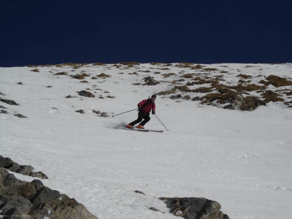 début de la descente en face Sud-Ouest sous le sommet du Mont Charvin (40°)