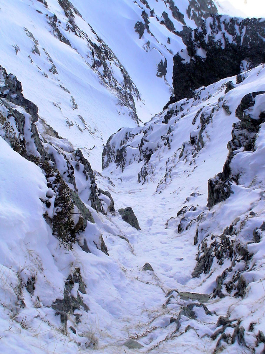 Goulotte de sortie (variante à gauche) à lapointe du Sifflet