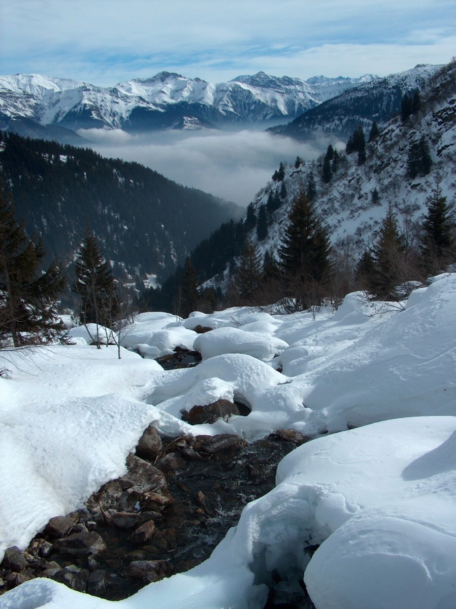 A la descente, nuages en fond de vallée.