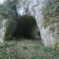 Roches Enchantées-Excideuil. Grotte de l'église.