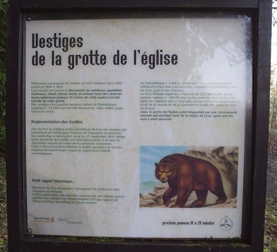 Roches Enchantées-Excideuil. Panneau information de la Grotte de l'église. Roches Enchantées-Excideuil. Panneau information de la Grotte de l'église.