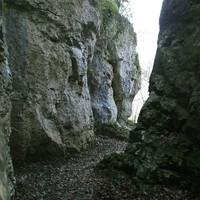 Roches Enchantées-Excideuil. Ouest de la falaise, sortie de la brêche.