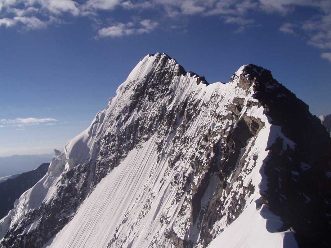 Arête menant au sommet (vue de l'antecime)