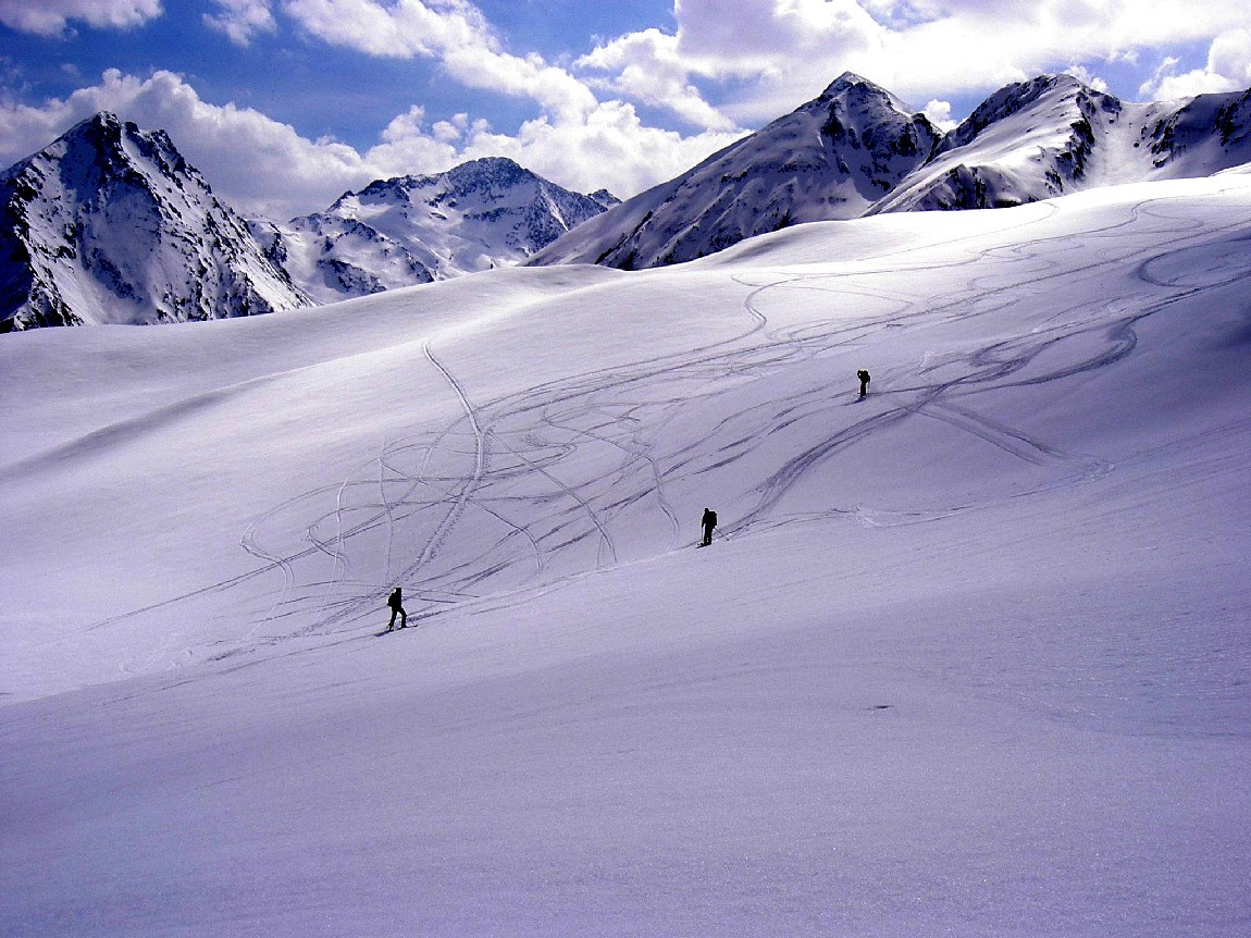 Une belle descente ( Grand Vallon NE sous le Cap de Laubère)