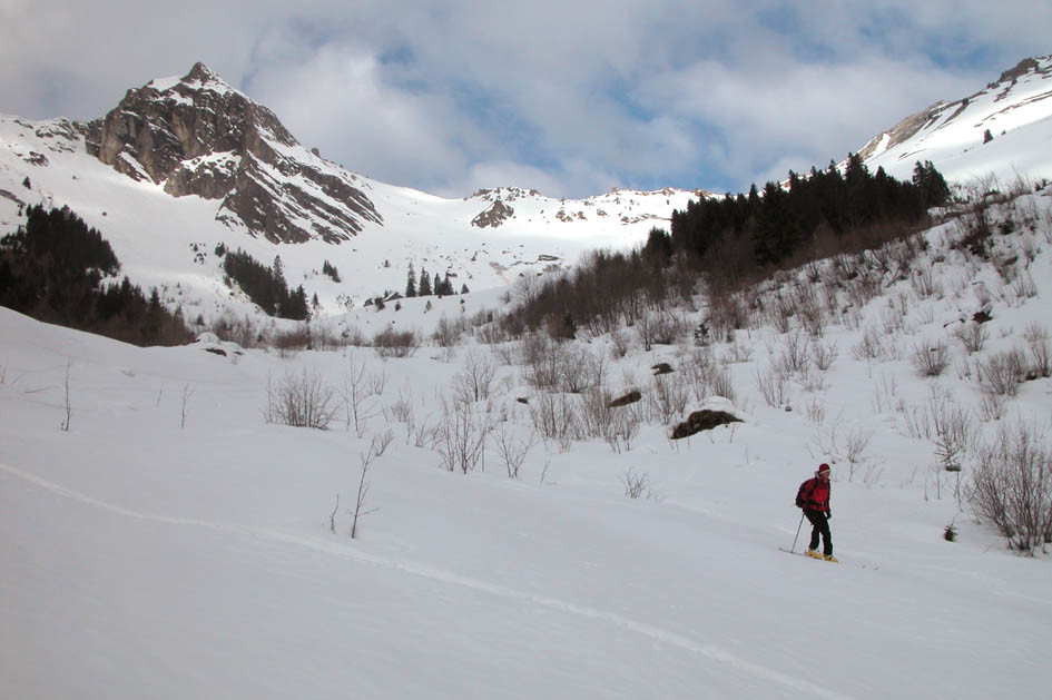 Françoise au pied de la face E du Grammont