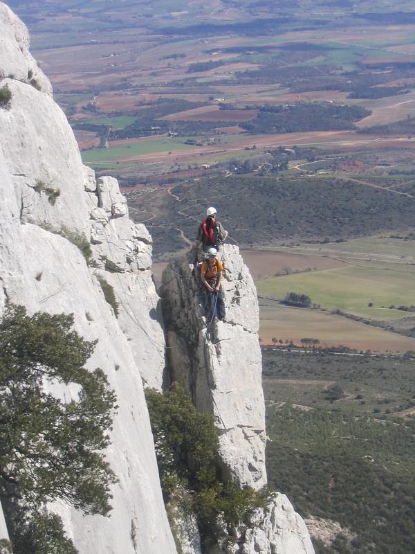 Arête Trouée à Subérorque, montagne Sainte-Victoire.