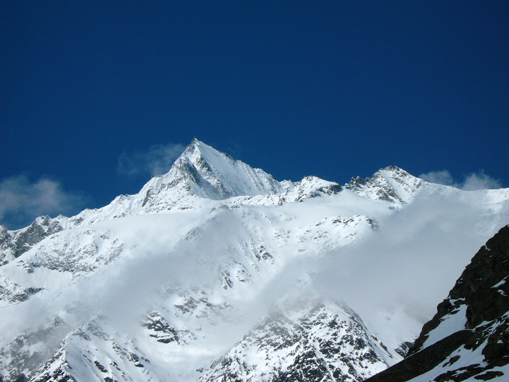 La face NE de la Lentzpitze depuis Hennig