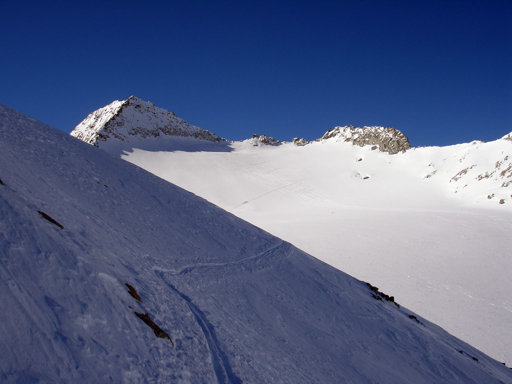 Oltre il Passo Pisgana 2933 m verso il Corno di Bèdole 3228 m.