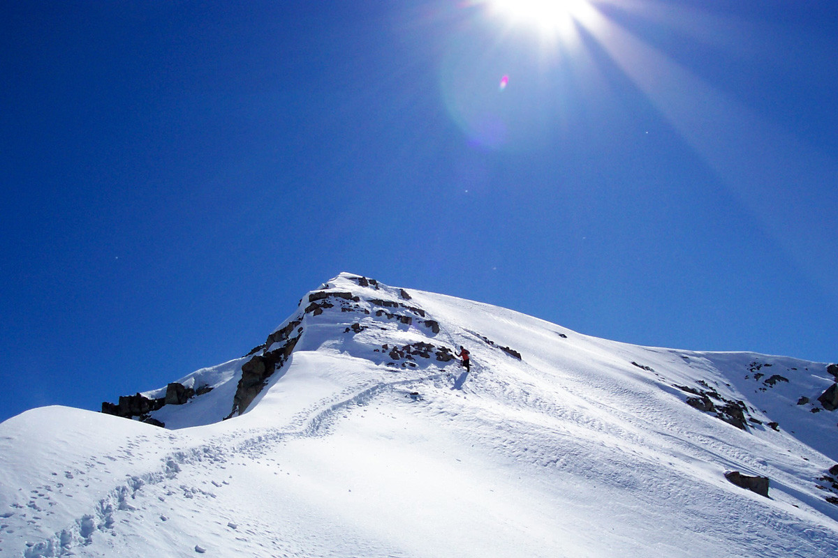 Descente de l'arête sommitale