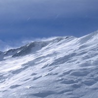 La face N du Pic Lénine dans le vent