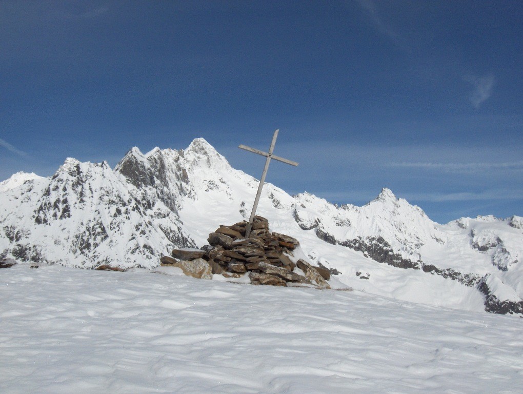 Croix du sommet de la Dotse