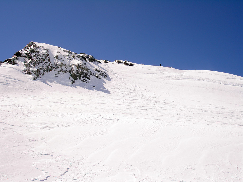 L'ultimo tratto del versante NE Piz Sarsura 3178 m.