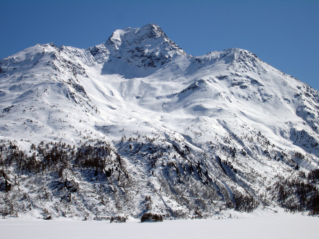 Il Piz della Margna 3158 m versante Nord.