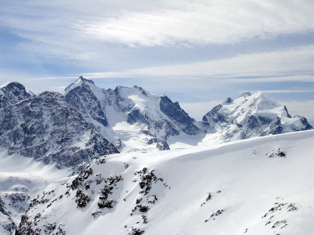 Il panorama sulle cime del Bernina Scerscen e Roseg. Dal Piz San Gian 3134 m.