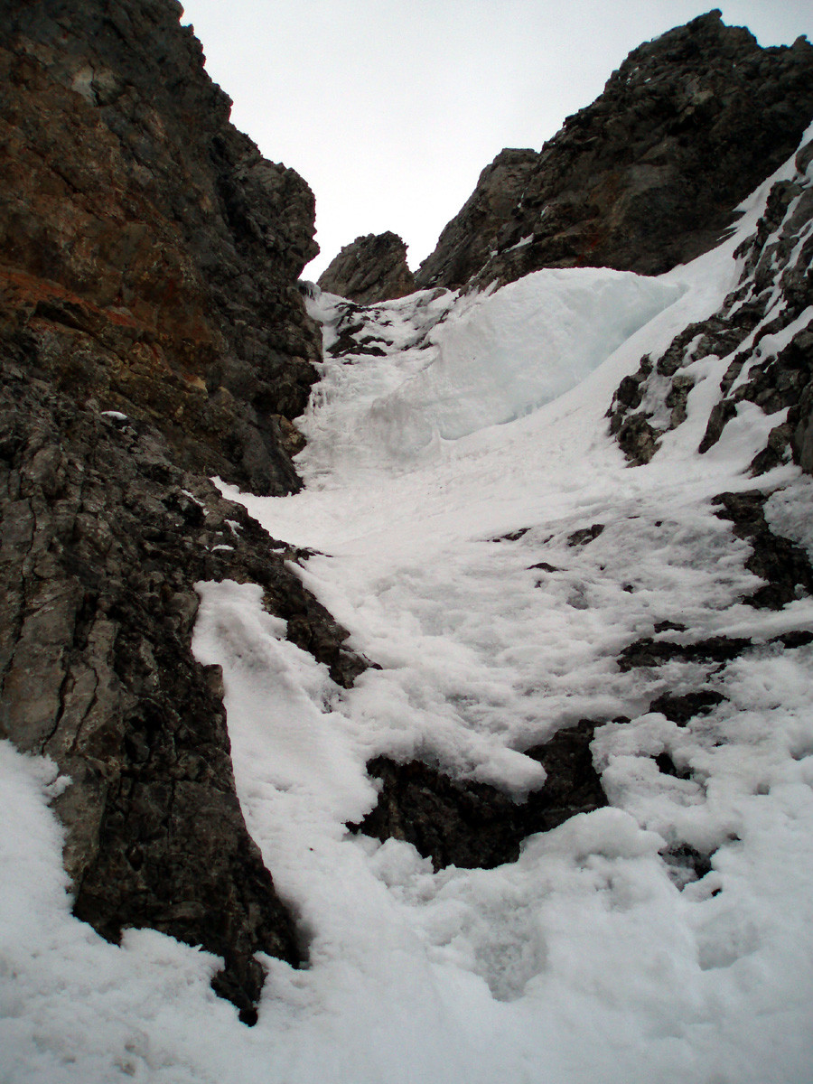 La goulotte descendue en rappel vue du bas