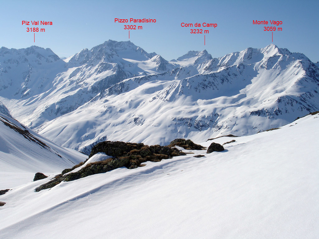 Il panorama durante la salita al Piz la Stretta 3104 m dalla Valle del Monte.