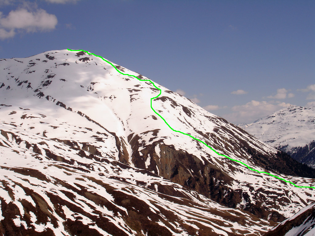 L'itinerario al Monte delle Rezze 2858 m dal versante Sud.