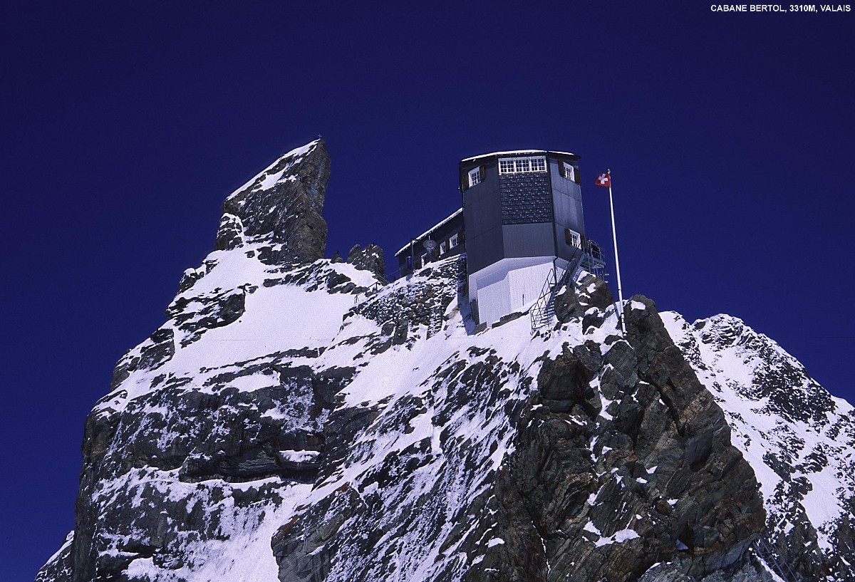 Cabane Bertol, 3310m