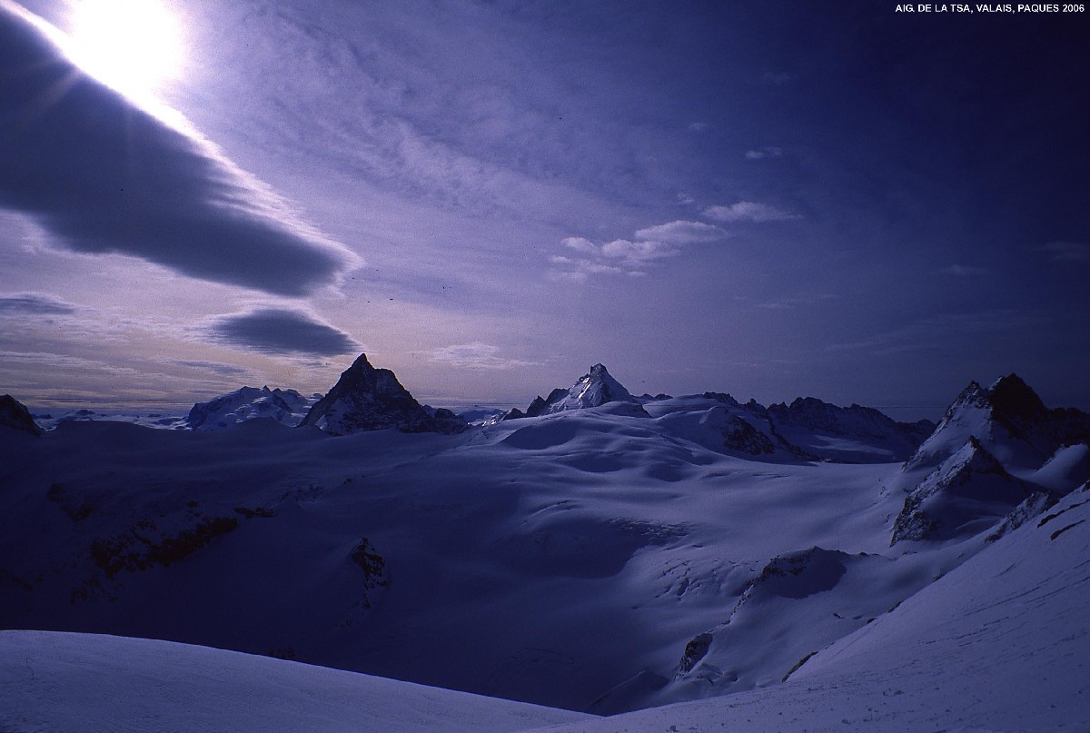 Cervin, Dent d'Hérens et Tête Blanche vus de la Tsa