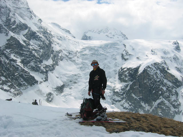 Da Plan ded Bertol vista sulla seraccata del ghiacciaio d'Arolla.