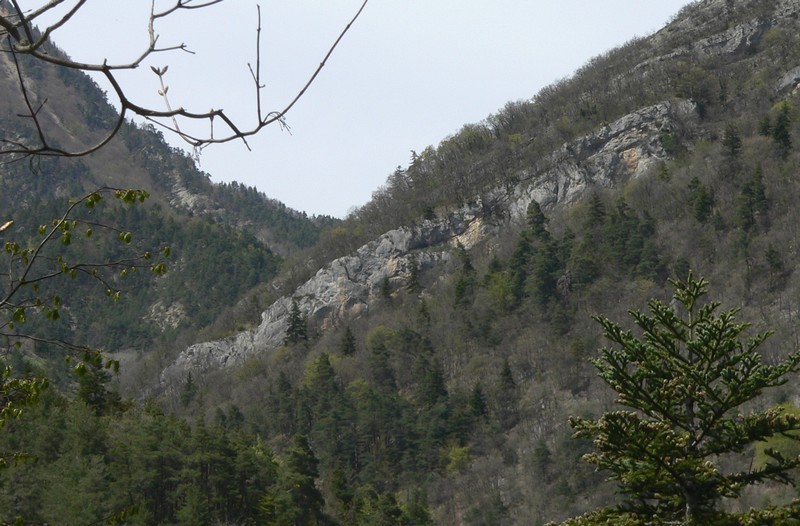 Falaise de Trézanne depuis la D7