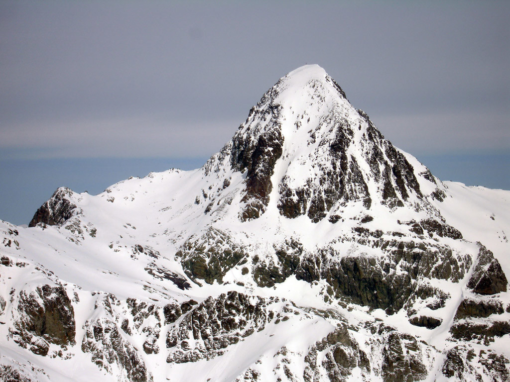 Il Piz Platta 3392 m, versante Sud.