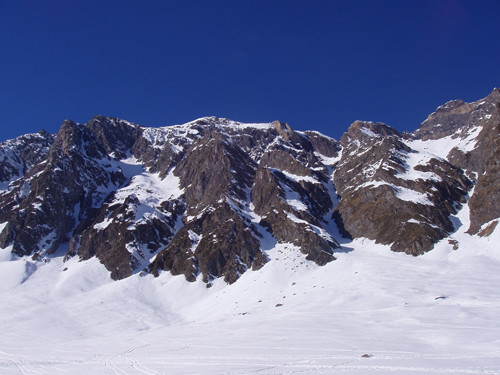 Face sud Campbieil Estaragne et ses nombreuses courses